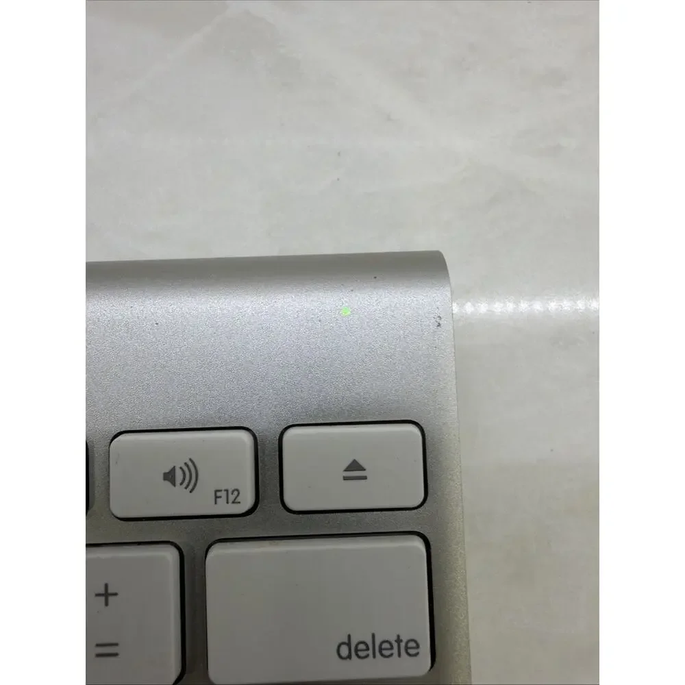 Original Apple Magic Keyboard Bluetooth Wireless Model A1314 Genuine Apple